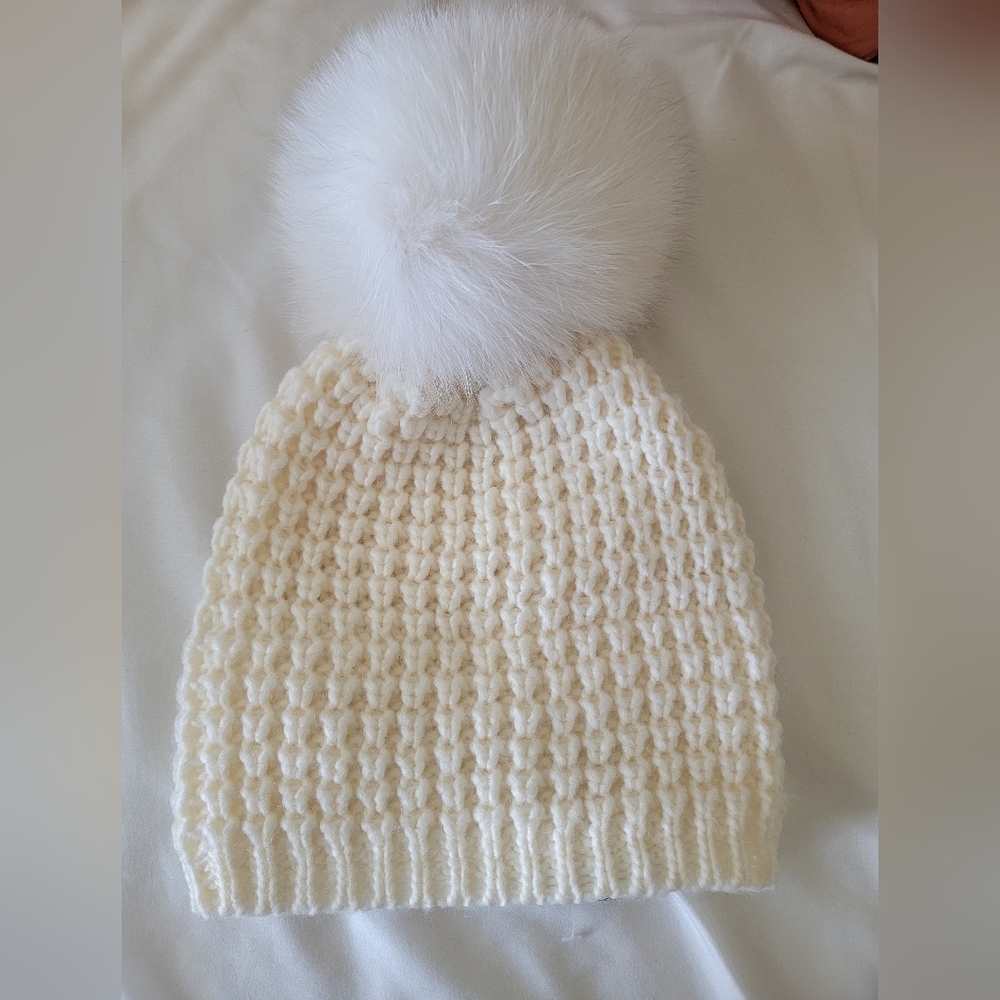 Kyi Kyi Canada Cream Pom Pom Beanie - real fox fur 🦊